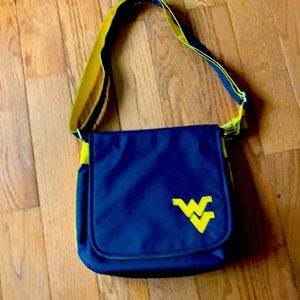 Adorable cross body West Virginia University shoulder purse.